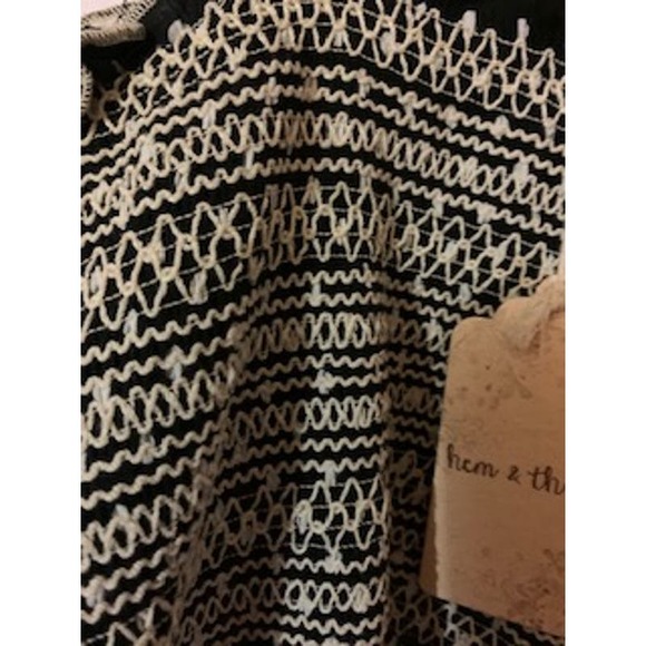 Hem & Thread Smocked Cropped Black/White Elastic Tank Large New with Tag - Picture 3 of 5